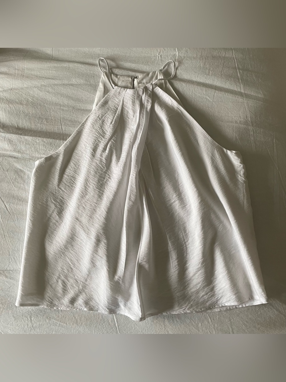 Cut-in Pleated Halter Top in white